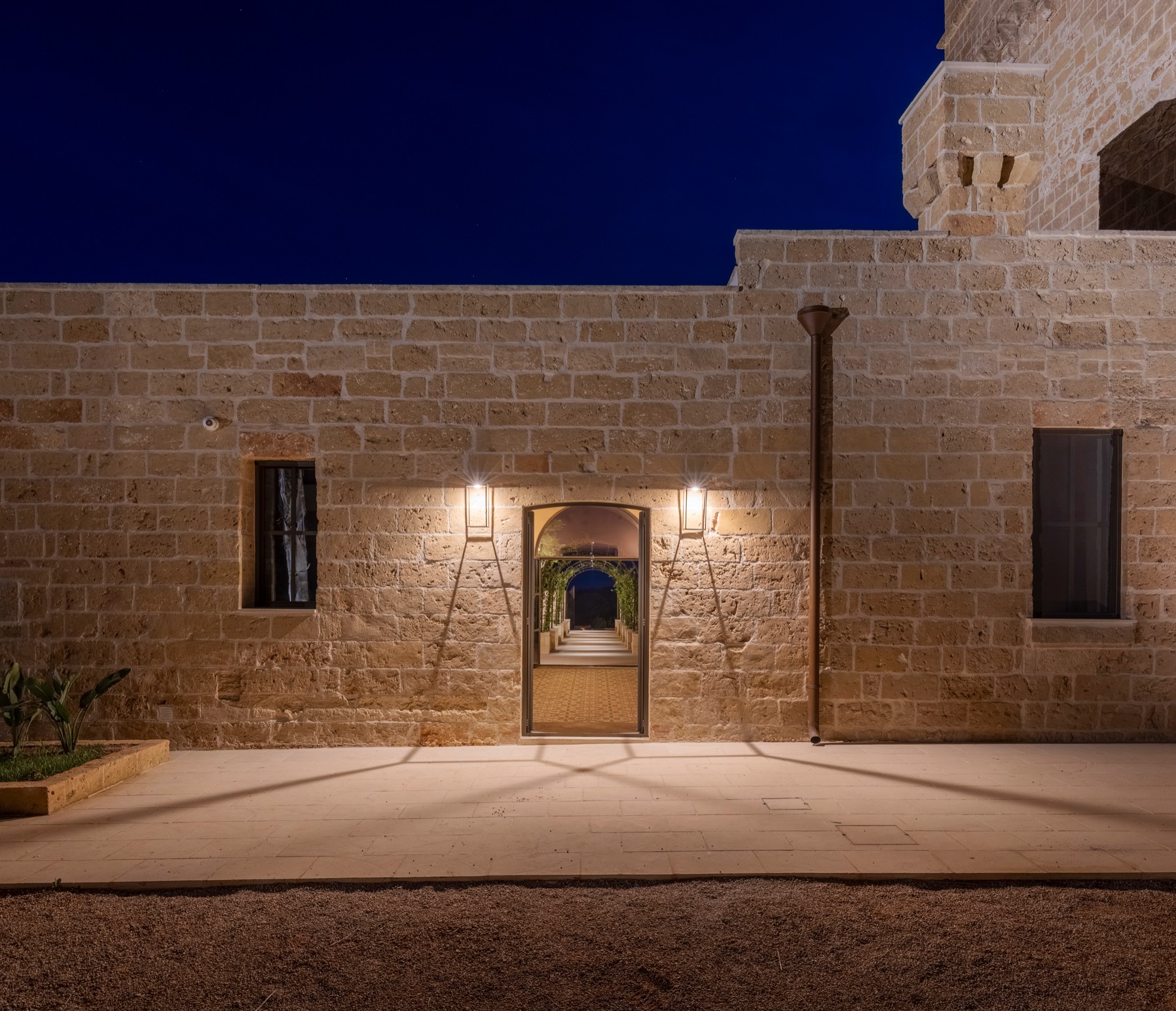 masseriavecchia_ingresso_2_notturna
